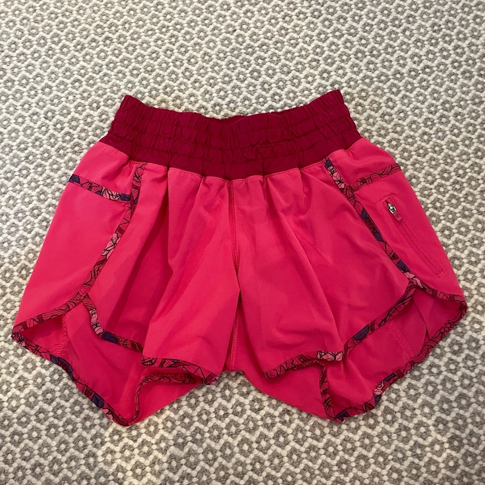 Lulu lemon 4’ red shorts